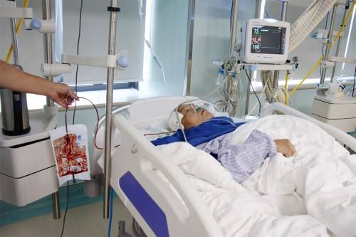 醉酒25天昏迷不醒后果,38岁男子喝酒昏迷抢救结果