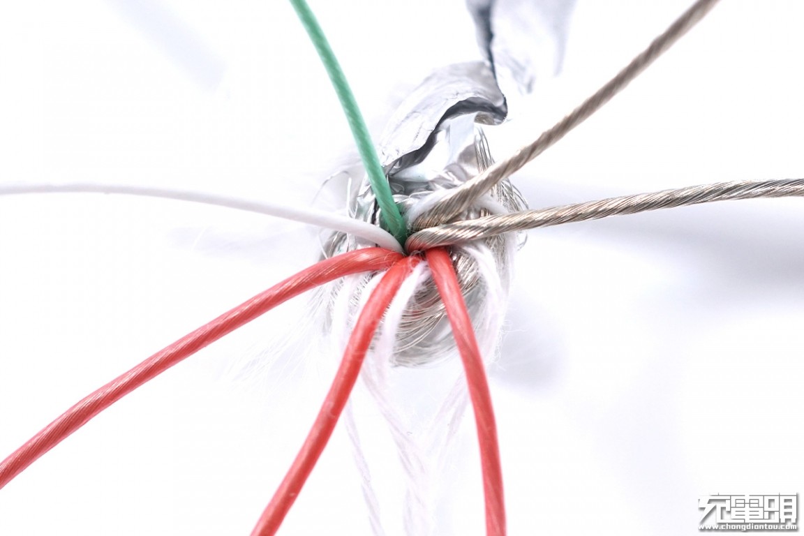 华为usb充电线拆解,华为40w快充数据线拆解构造