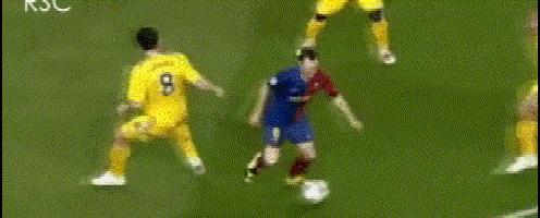 各个足球球星招牌过人方式,十大标志性动作足球运动员