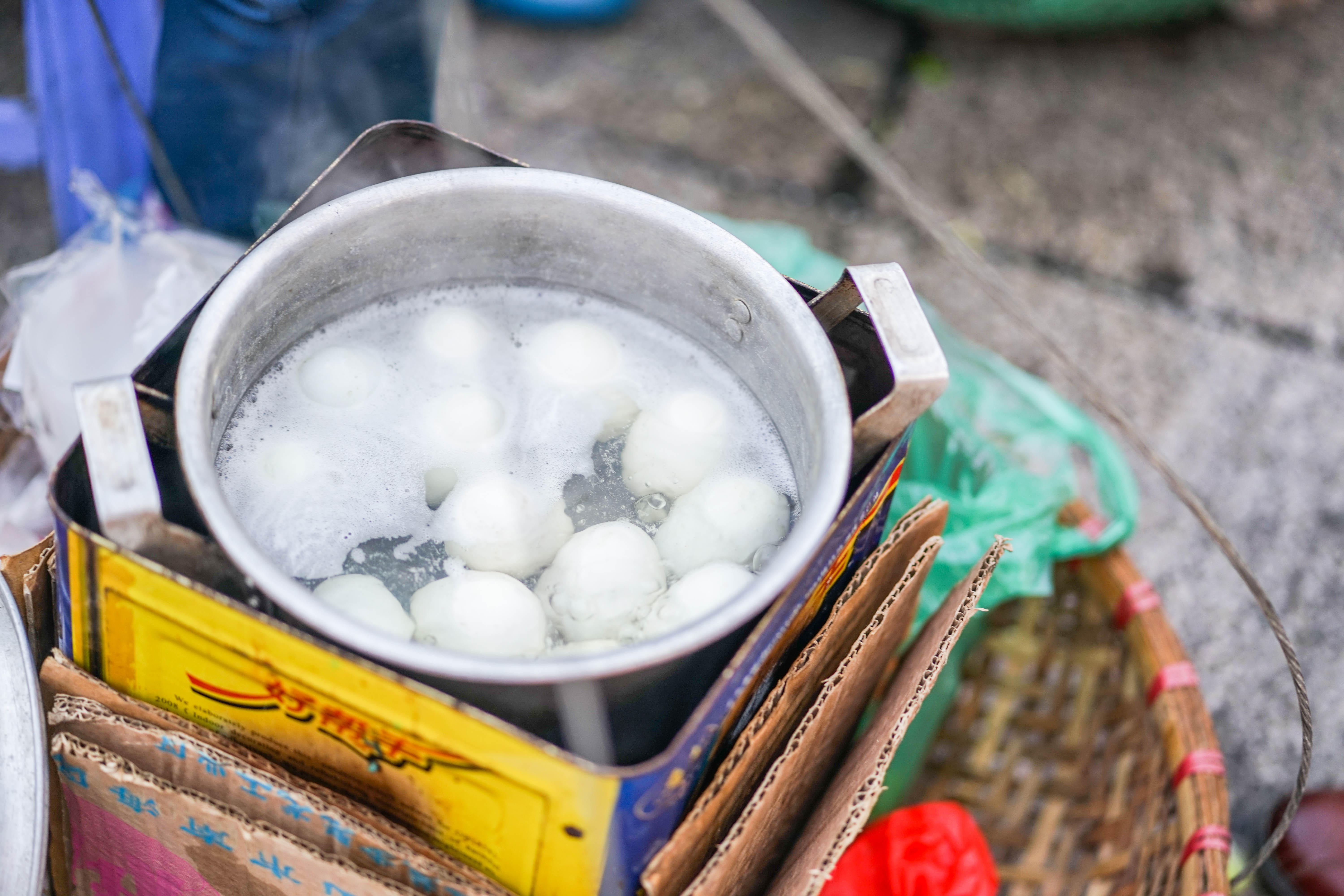 中越边境夜晚的东兴口岸,广西东兴口岸和越南哪里最近