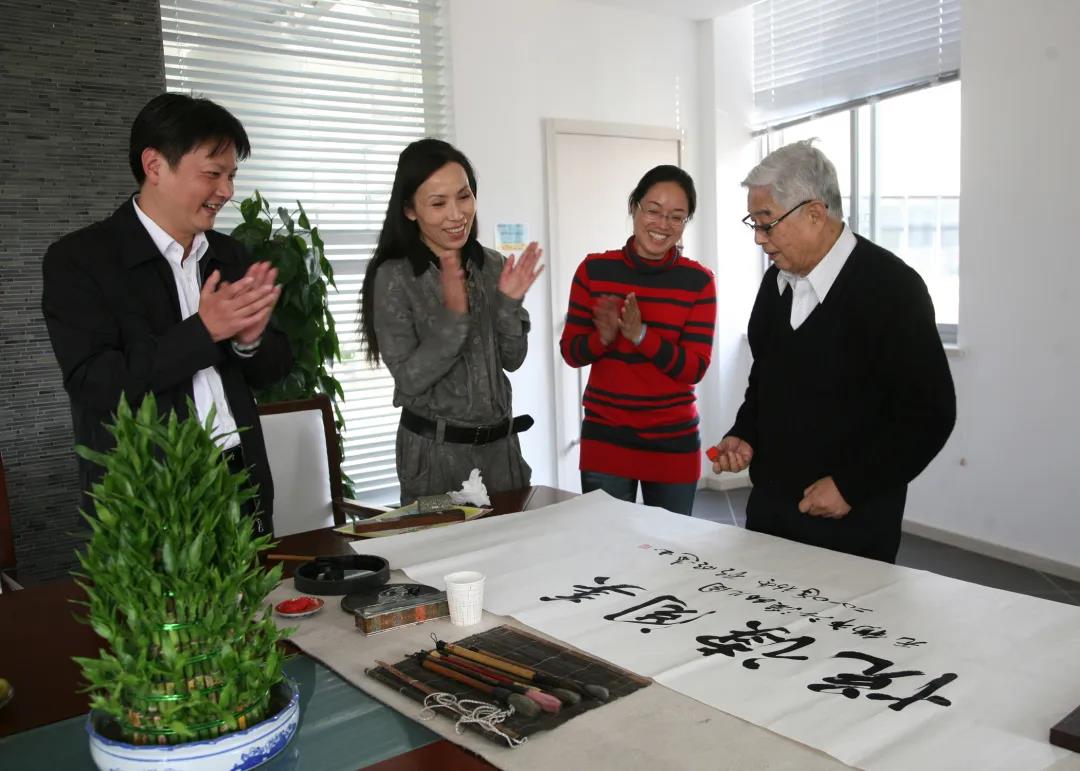 江上溪上，成长之洲，这所园以“悦读阅美”和乒乓球项目打造品牌