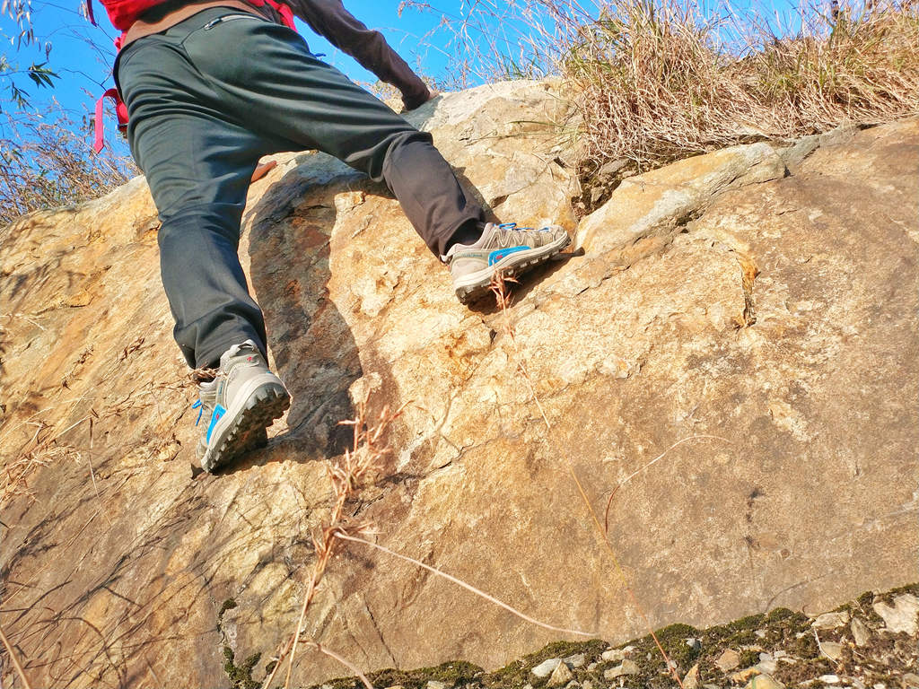 温暖舒适轻盈灵活——阿迪达斯HYBDSTRPTWT18男子户外长裤测评