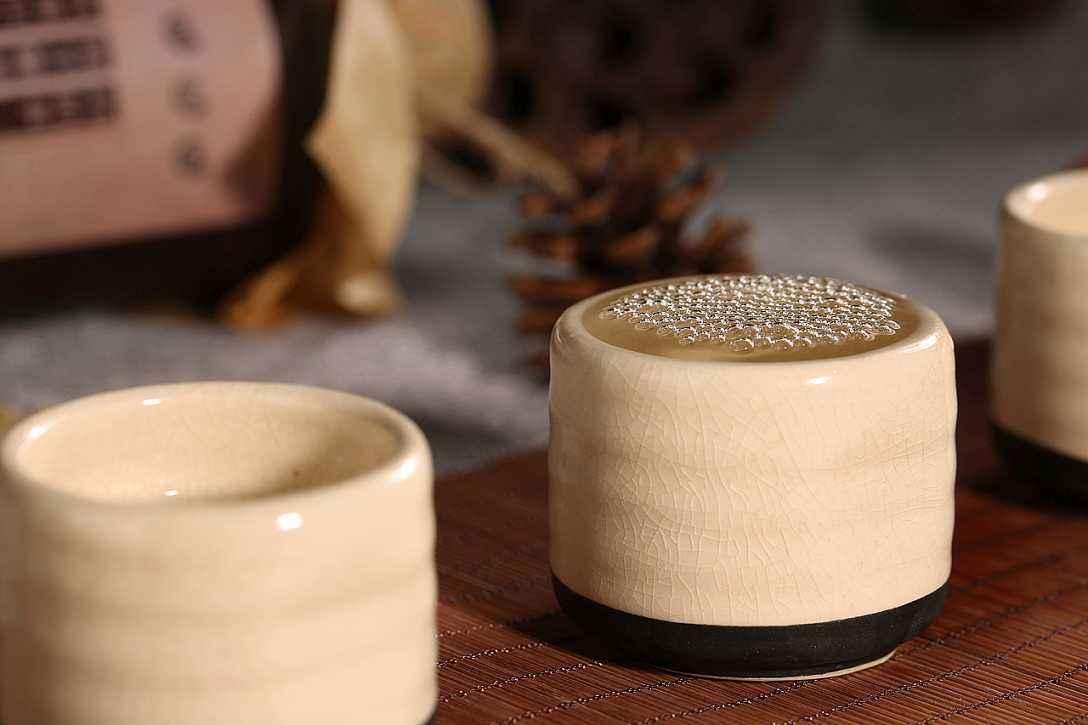 白酒和红酒喝哪款好,白酒和红酒有什么区别呢