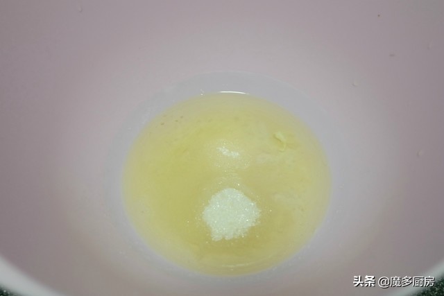 做蛋糕200克的面粉需要几个鸡蛋,自制蛋糕只用一个鸡蛋就可以做
