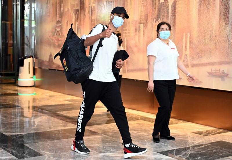 国足上海吹响40强赛集结号，国脚遇“囧途”无碍准点开练