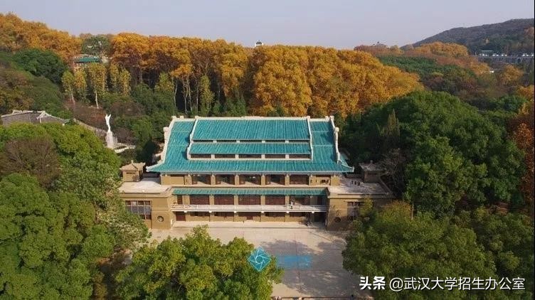 中国最美大学：坐拥26栋“全国重点*物文**保护单位”，走出上百位院士！