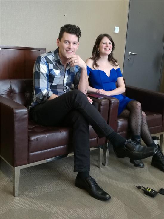 康纳和妻子的采访,康纳和妻子接受采访