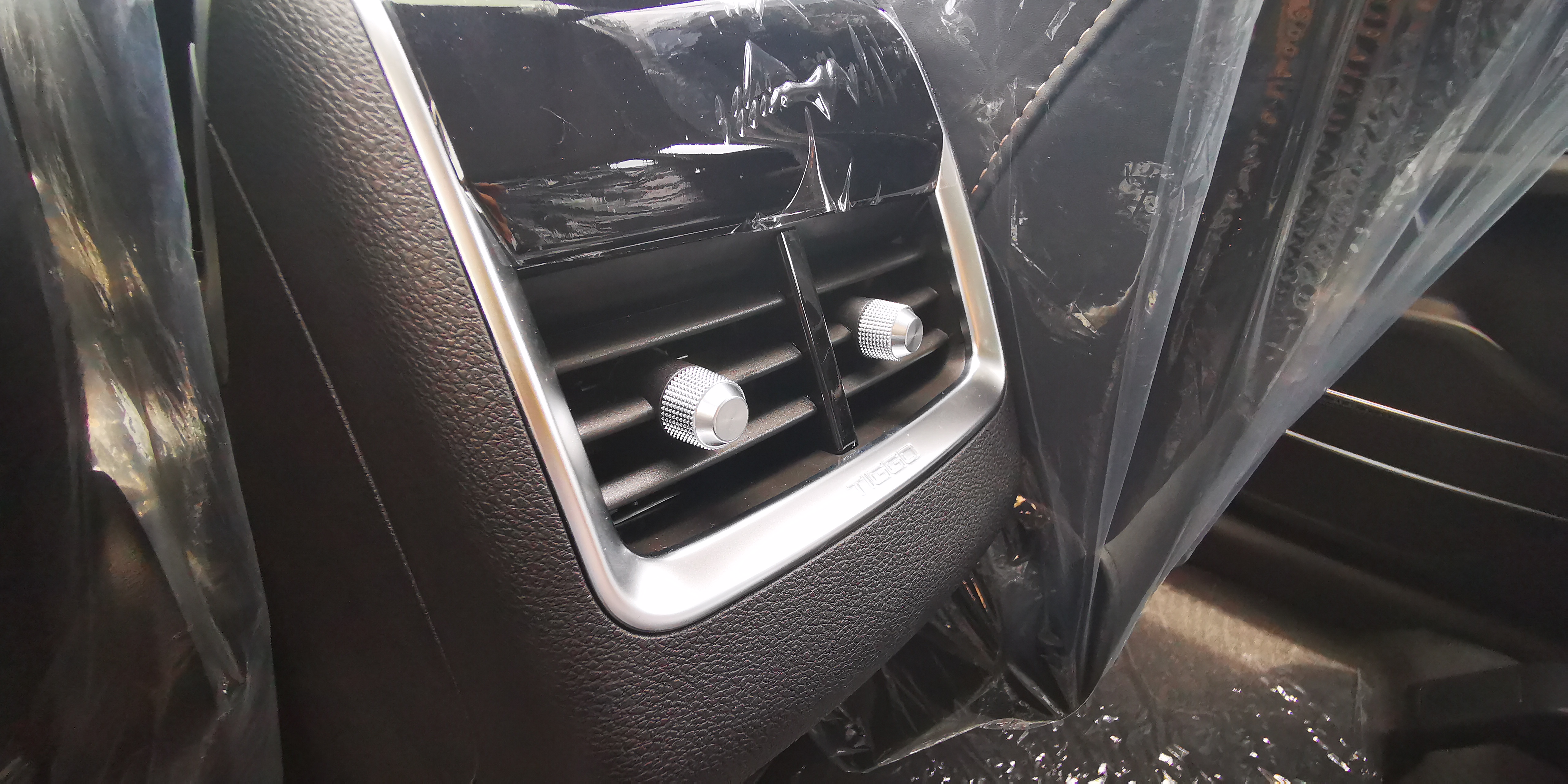 虎8和豪越怎么选,吉利豪越和瑞虎8哪个值得入手