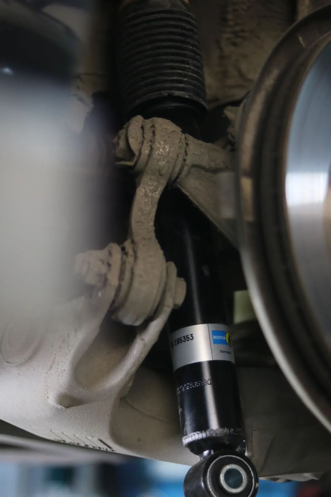 怪兽修车：翻新一辆11年破烂不堪的宝马GT，车况不忍直视