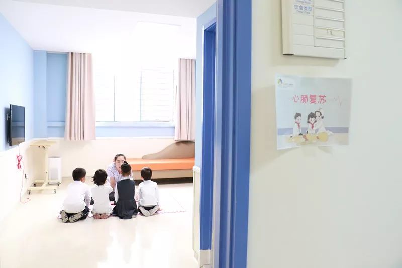 “妈妈，以后看牙我再也不哭啦！”