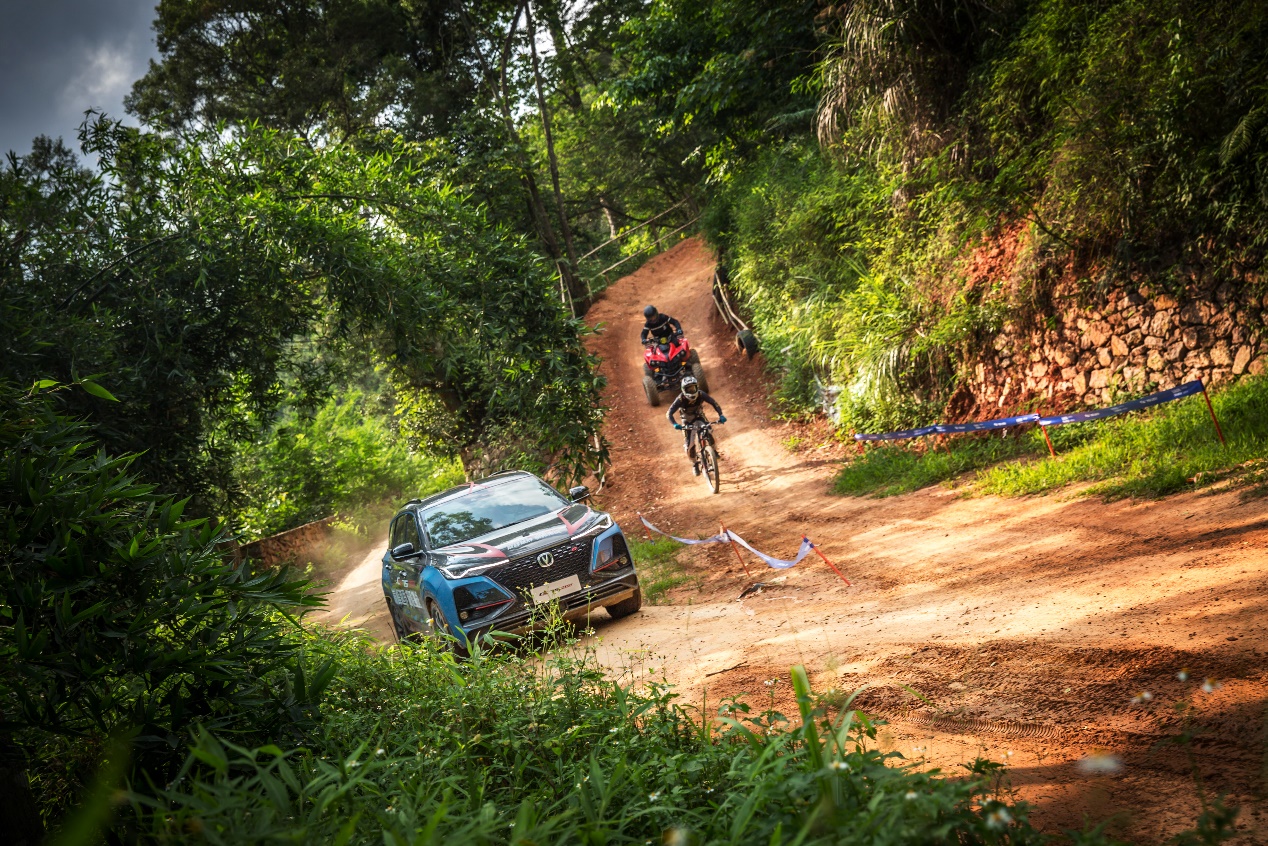 长安cs75最强越野测试,长安cs75plus越界