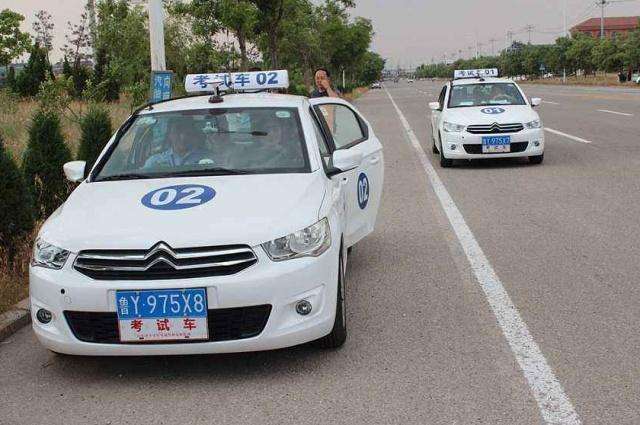 科目三靠边停车技巧及详细讲解,科目三靠边停车的方法和技巧图解