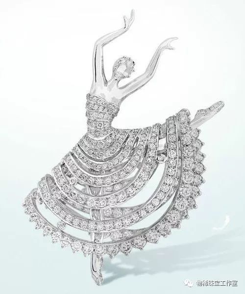 本命年戴什么款式的黄金首饰,60岁女性本命年戴什么首饰