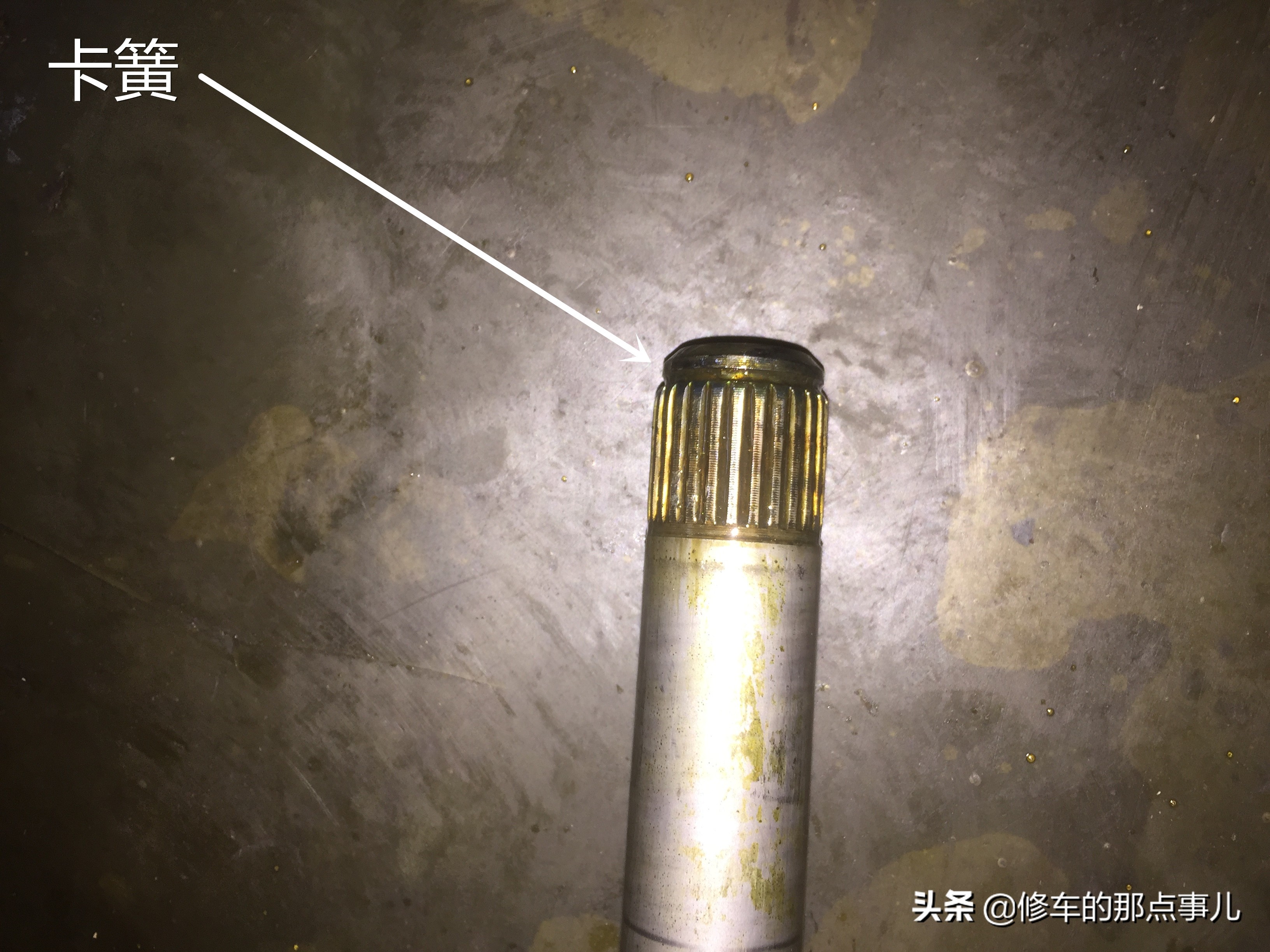 路虎半轴内球笼防尘套拆卸视频,路虎半轴漏油有必要更换吗