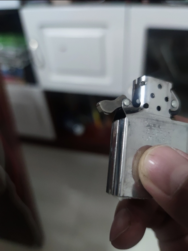 zippo内胆棉花怎么装,正品zippo内胆底部颜色