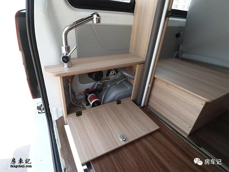 金杯小海狮五座有多大空间,2019金杯小海狮