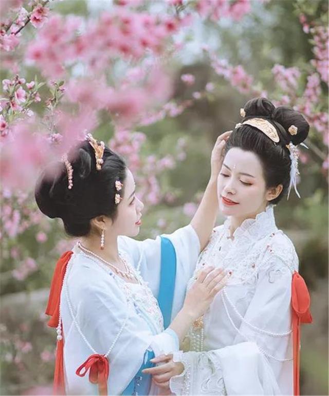 古代穿越重生小说毒医宠妃,小说穿越重生古代医妃独宠俏王爷