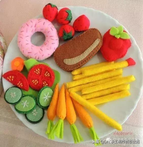 月饼盒做桌面抽屉收纳盒,月饼盒里面的小盒子做收纳盒