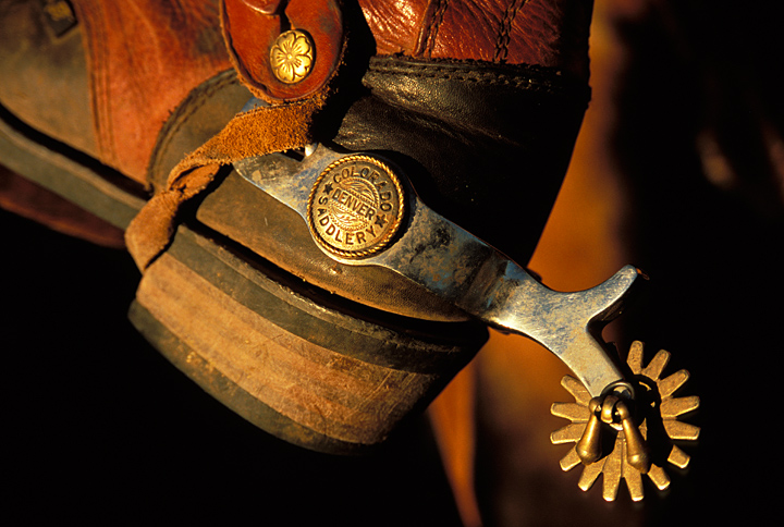 “马蹄要有7颗钉，马刺必须很有型”-对中世纪马具的最强解析丨上