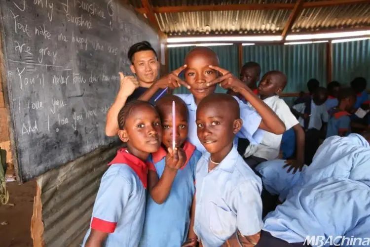 一个小镇姑娘逆袭,小镇青年逆袭的故事