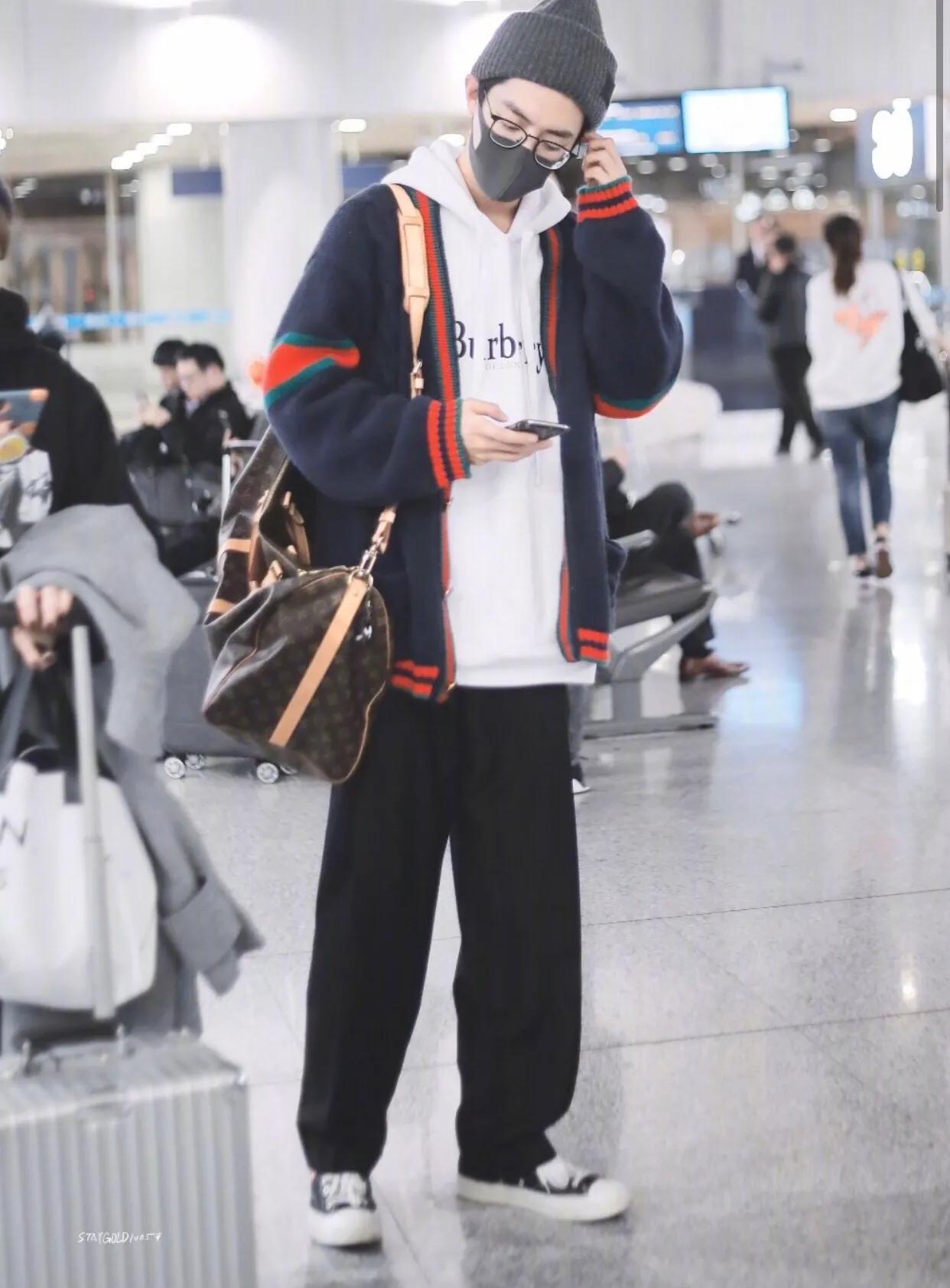 肖战最帅休闲装,肖战街拍视频素材