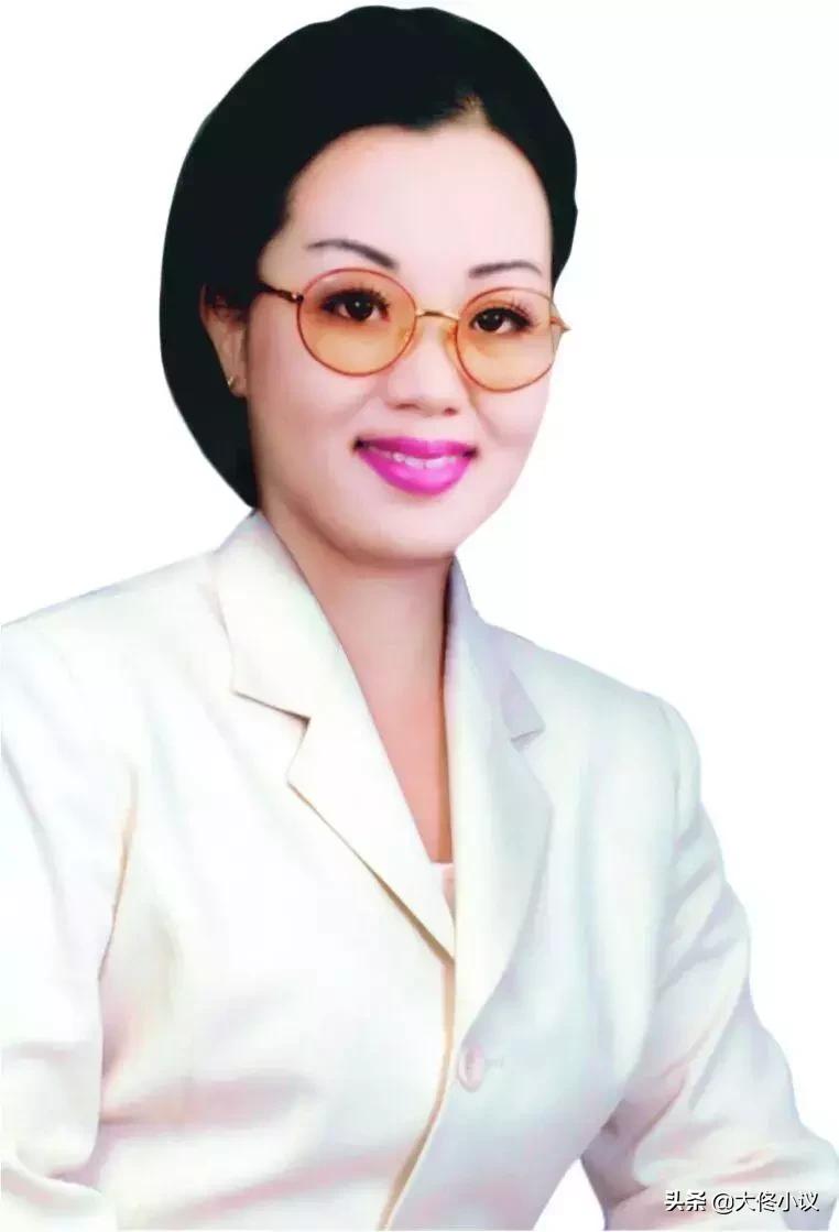 专访“江湖侠女”冯伊微：荣获澳总理接见，还收获了一段美业奇缘