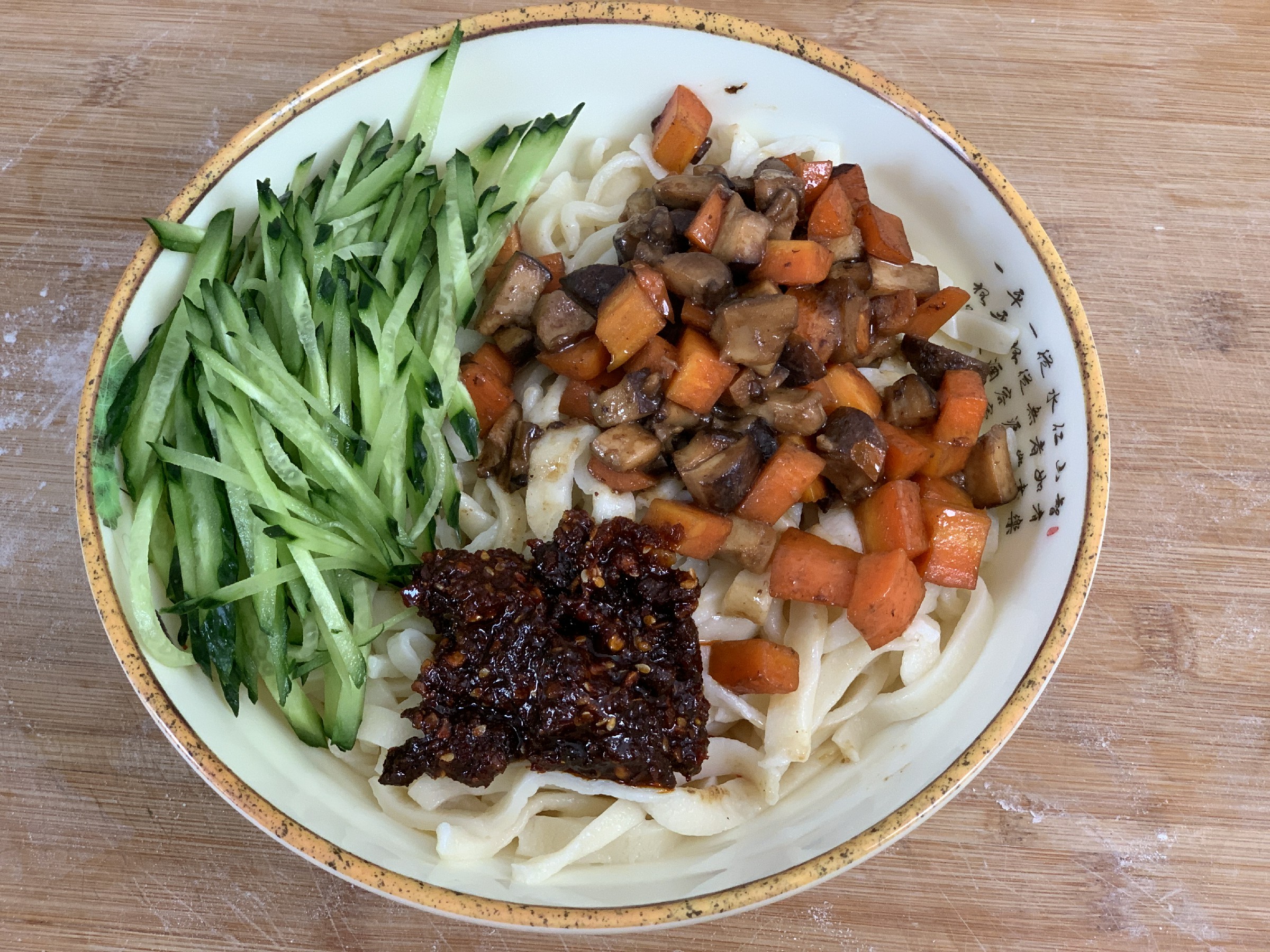 手擀面添加什么让面条筋道,手擀面面条怎么筋道