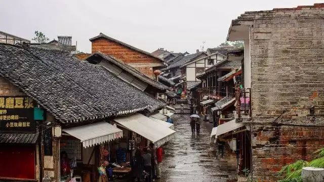 多彩贵州酱香经典,多彩贵州美酒53度酱香