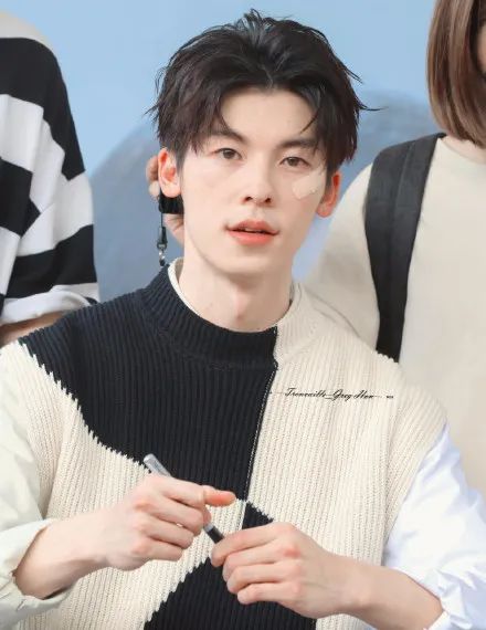 怎么练出angelababy微笑唇,angelababy演技微笑唇