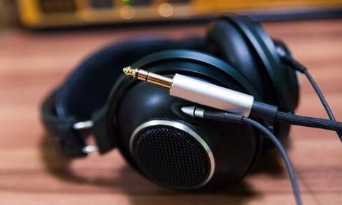 耳机插头都有多大型号的,三种主流插头