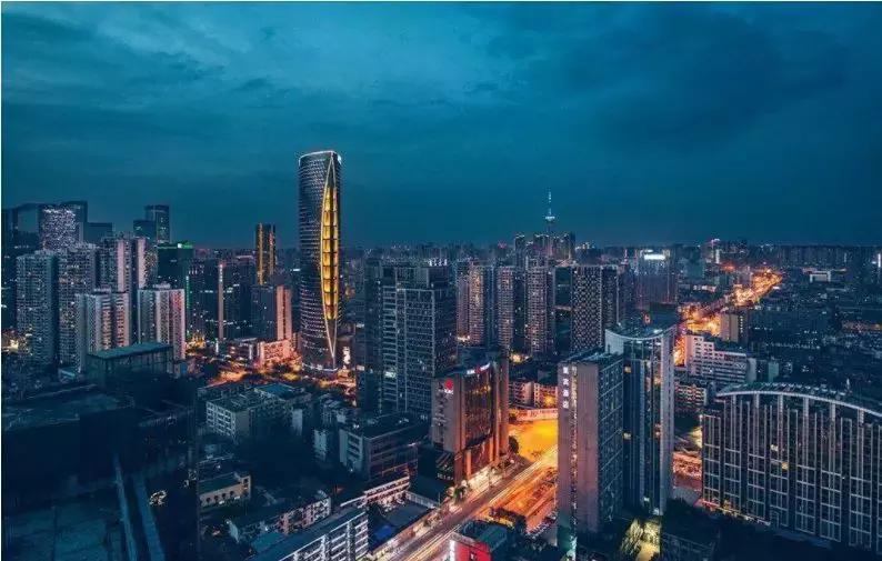 凌晨四点的成都故事讲述,凌晨四点的成都的故事