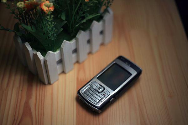 曾经的机皇诺基亚7610,翻出了十八年前的诺基亚