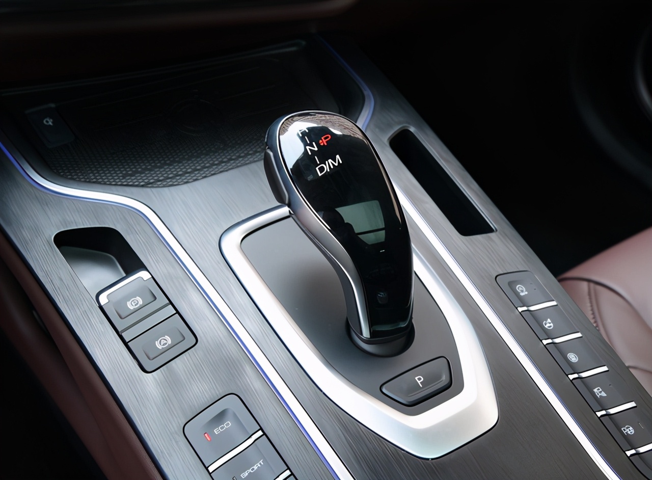 魏派vv7买二手划算吗,魏派vv72.0t超豪版二手卖多少钱