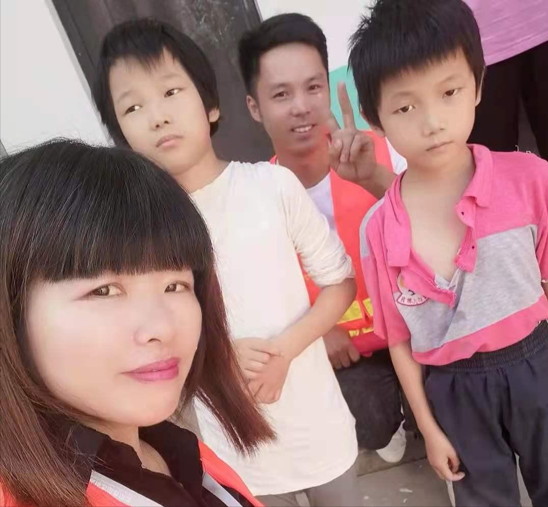 用爱点亮希望爱心助学,沿河湾镇中心小学爱心捐赠