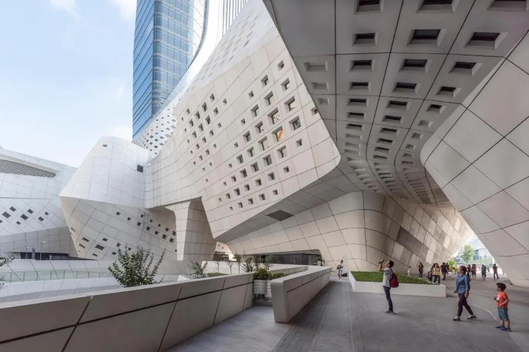 建筑设计师扎哈·哈迪德,扎哈哈迪德设计的中国建筑