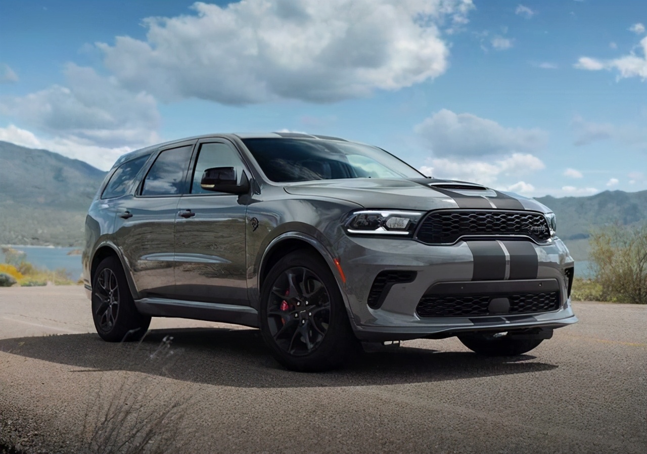 2023款道奇杜兰戈srtsuv落地价,道奇杜兰戈srt6.2v8717匹