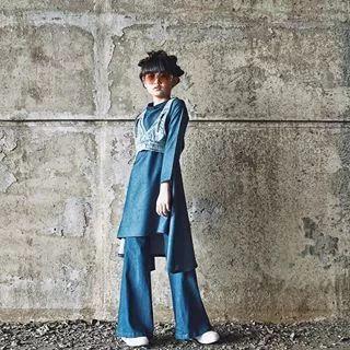 9岁小姑娘滑板视频,9岁滑板女孩