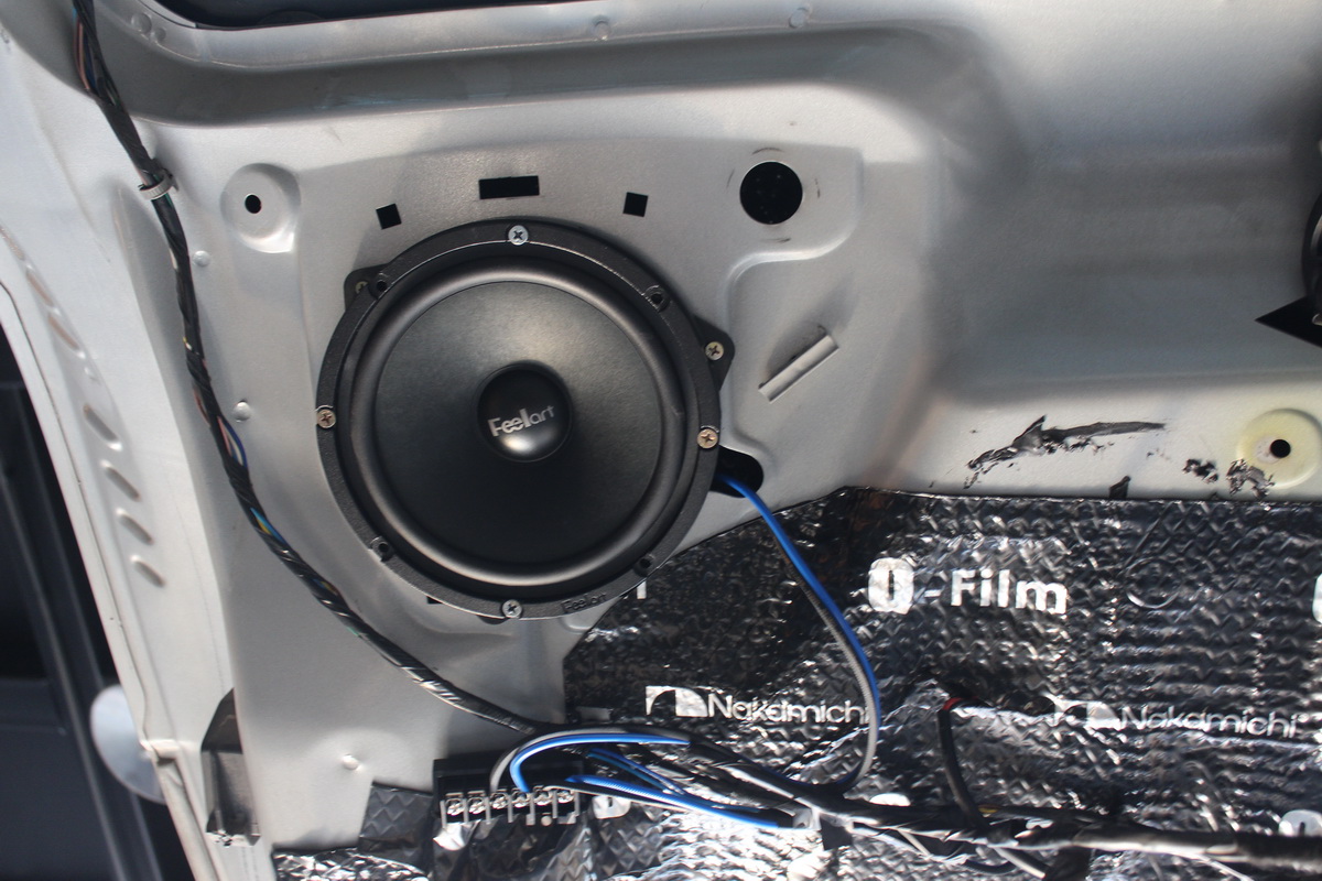 改一改别克GL8汽车音响的一些毛病：大屏小，音质差，噪音大