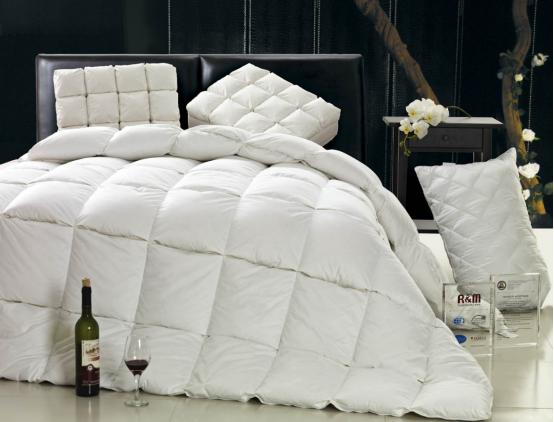 冬季选什么材质的被子便宜实惠,轻薄保暖被子哪个牌子最好最舒服