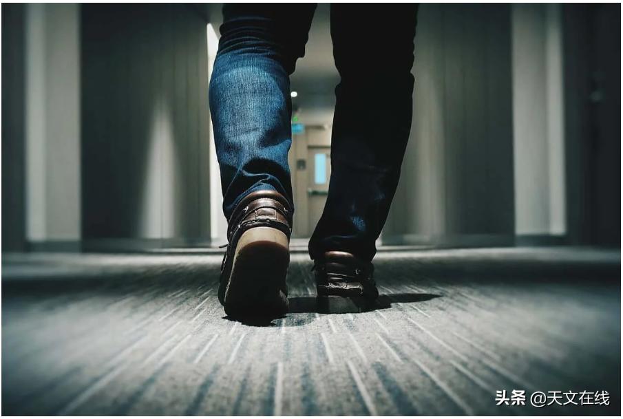 辐射驱动飞船原理,火箭上太空和返回的原理