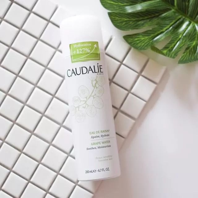 皮肤干巴巴的会痒是怎么回事,皮肤干巴巴是缺水吗