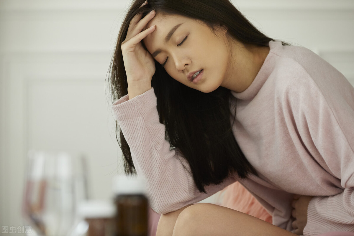 女生痛经，3个因素不可忽视，不要习以为常，专家建议日常做好5点