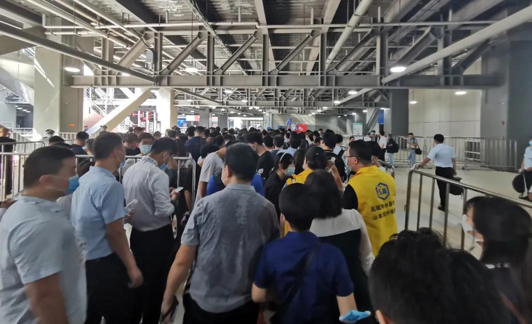 从看展到签约，他只在美仪展台用了3分钟