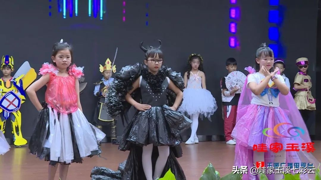 小学生环保时装秀的衣服怎么做,小学生环保时装秀方案
