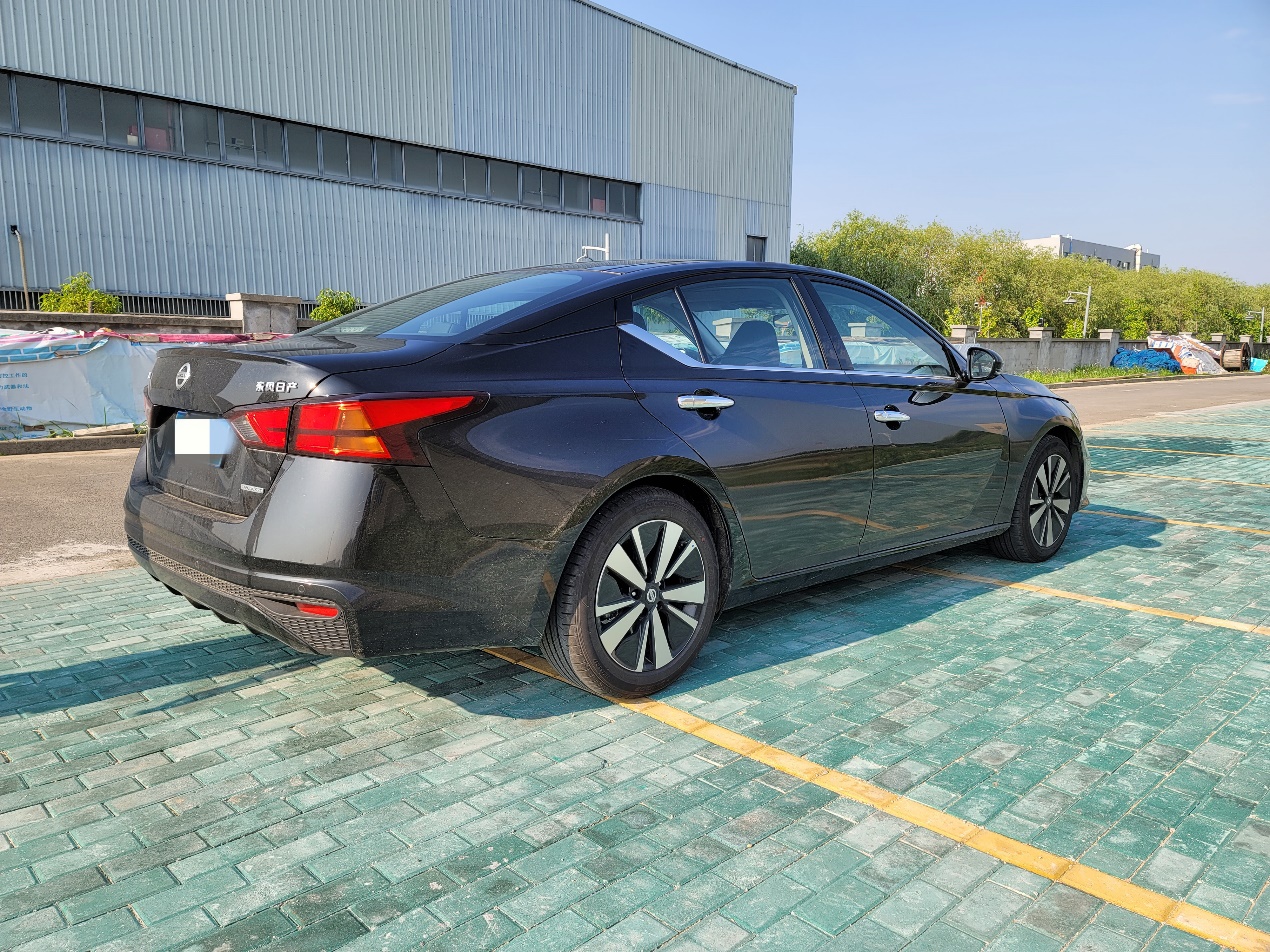 天籁2.0自吸高速第一视角,日产天籁2.0t0到100加速视频