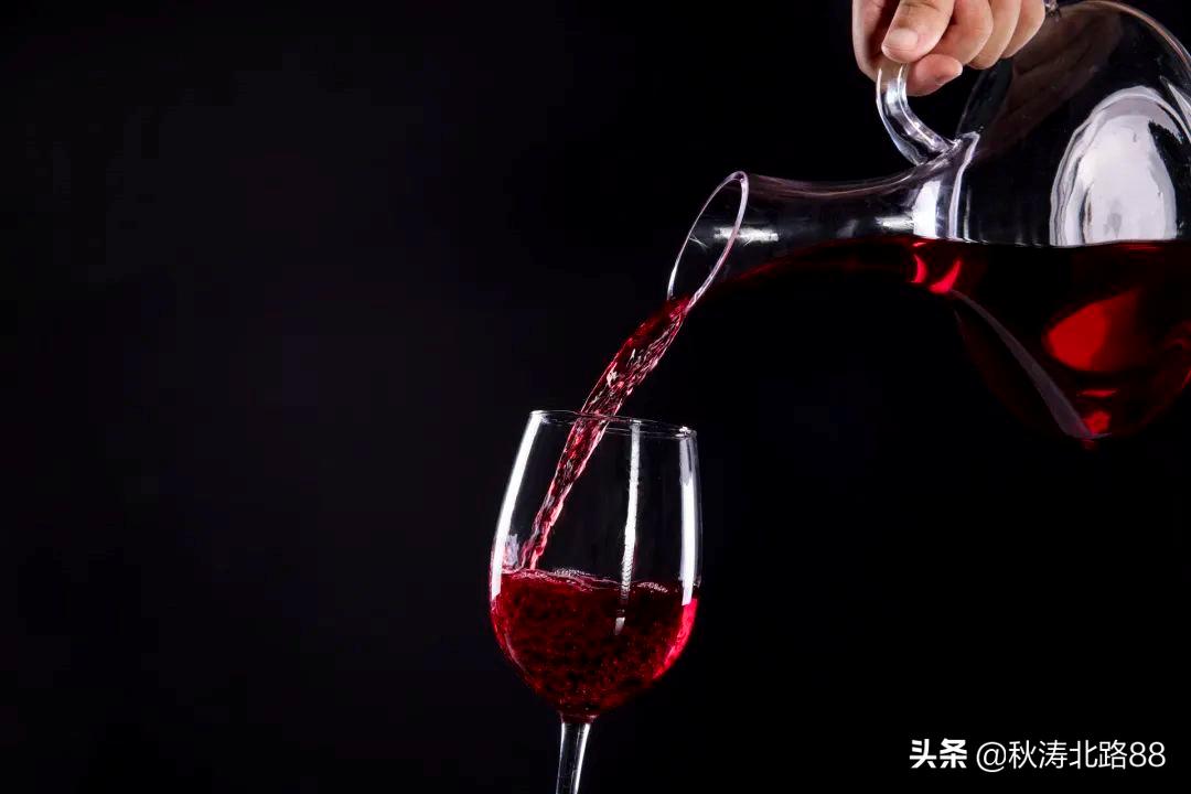 喝白酒醒酒礼仪,醒酒和喝红酒的礼仪