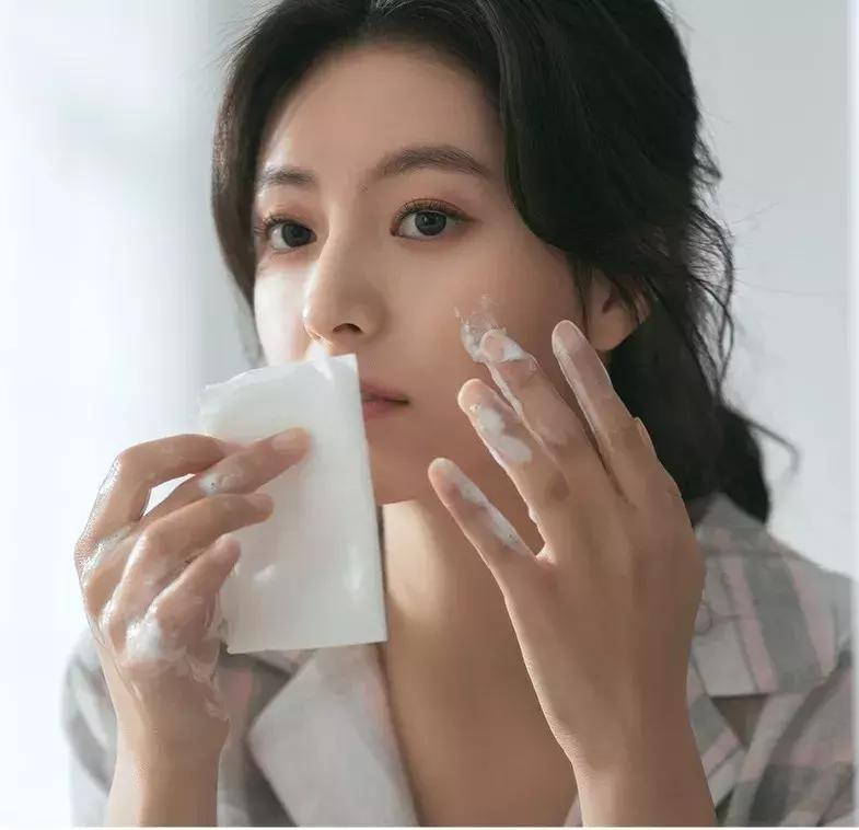 平价又适合裸妆的口红,40岁平价彩妆推荐女士用什么口红