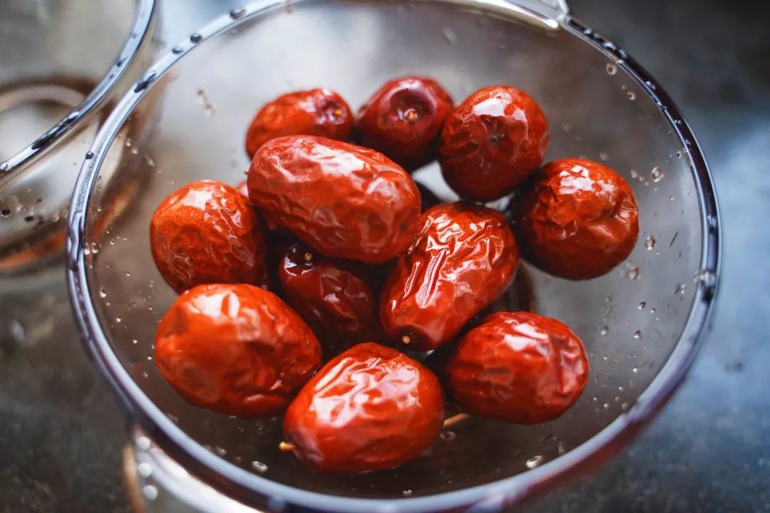 抹茶红豆红枣糯米糕做法,红枣糯米粉自制小甜品