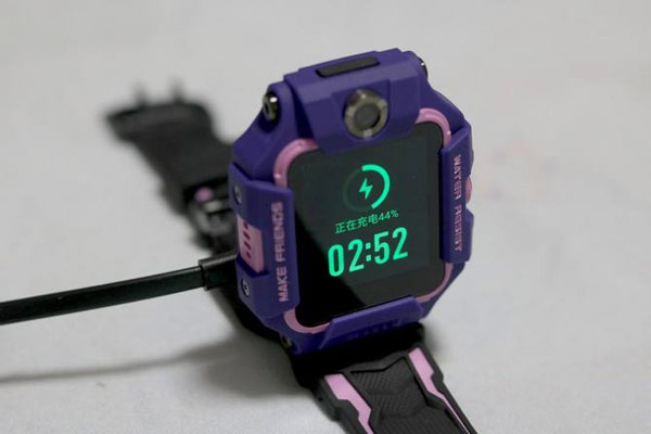 儿童小天才前后双摄z6电话手表,亦青藤和小天才是一样的吗