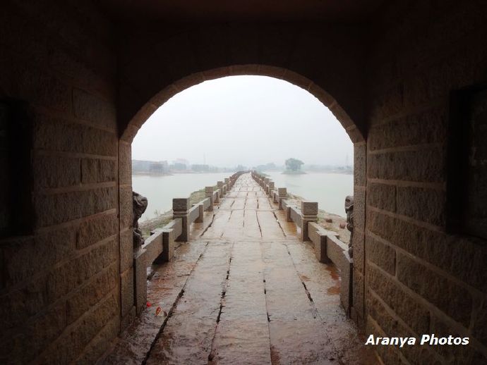 福建晋江安平桥视频,雨中安平桥